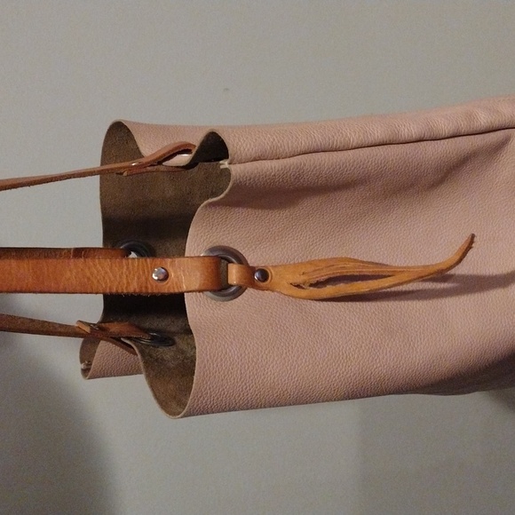 Leather Salmon Pink Purse - Tote handbag with metal hardware - Picture 3 of 14